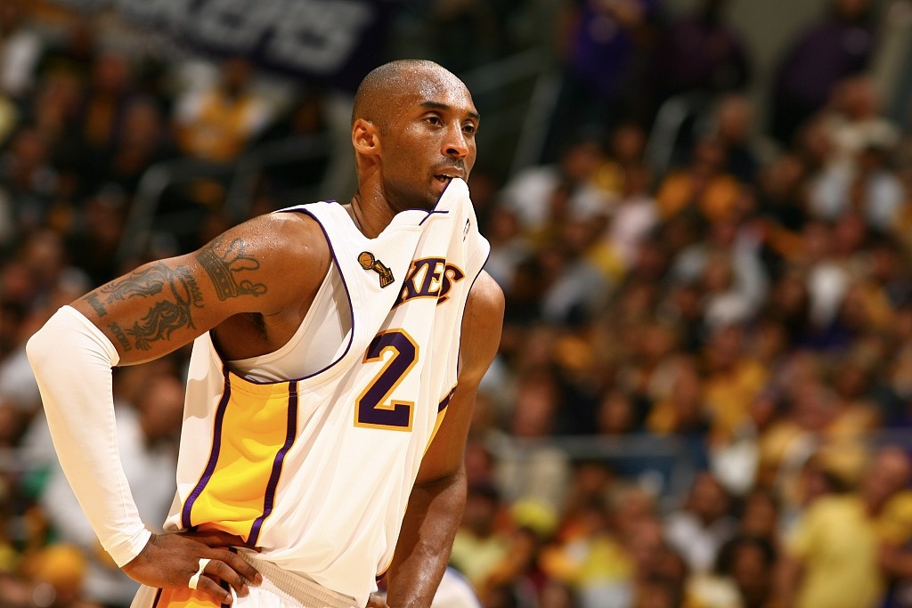 查尔莫斯:科比场下超级谦逊 我跟腱撕裂时他主动联系我