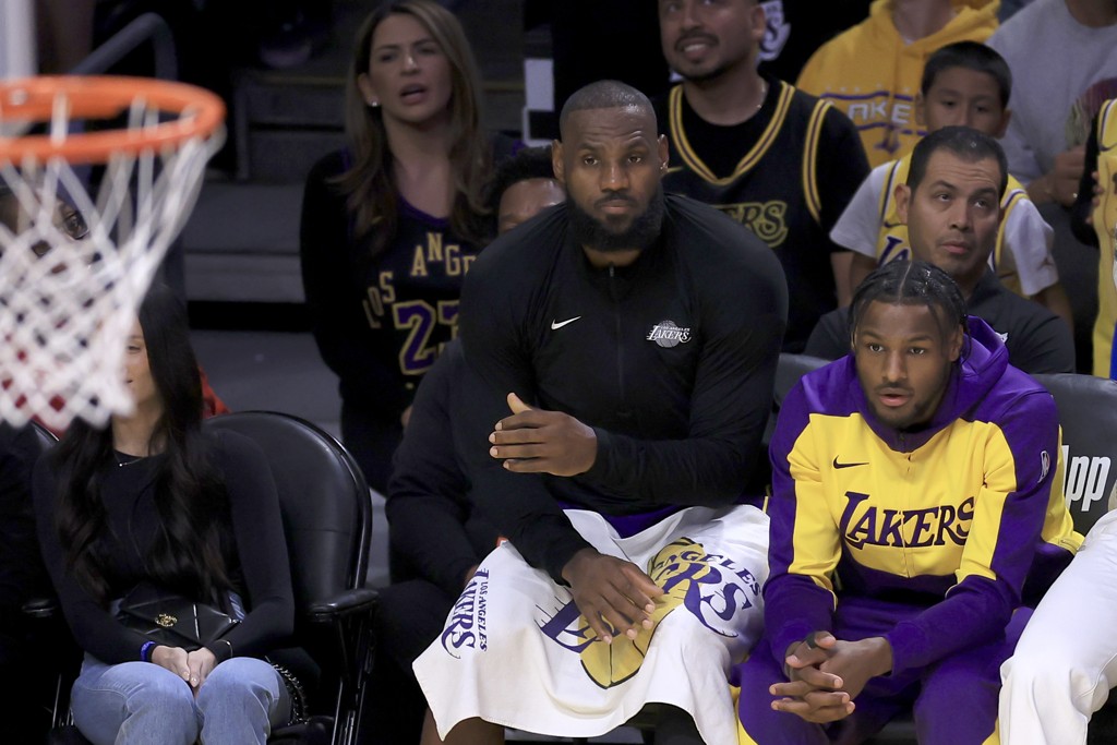 巴爷谈詹姆斯与儿子同场竞技:无与伦比的体验 不敢想象这有多棒