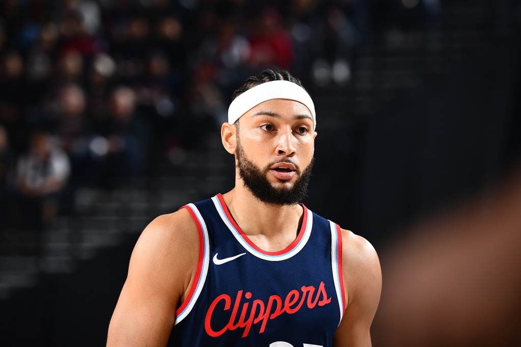 平森:西蒙斯做出了一系列愚蠢的决策 放弃上篮&连个三分都不敢投