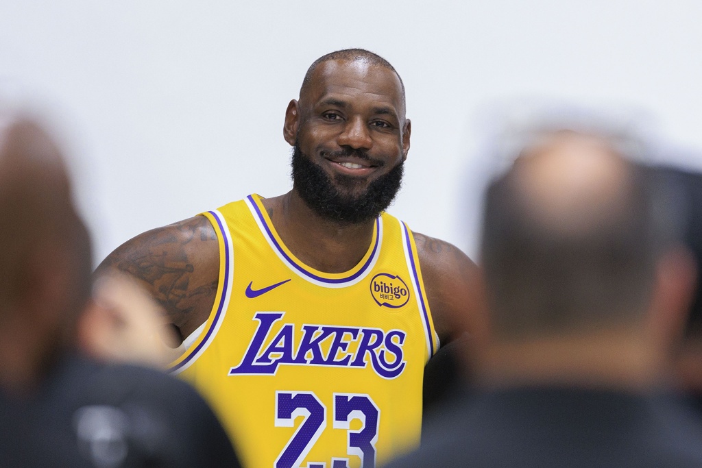 缺席生涯第23次揭幕战!詹姆斯此前22次场均可揽25.2分8.1板5.7助