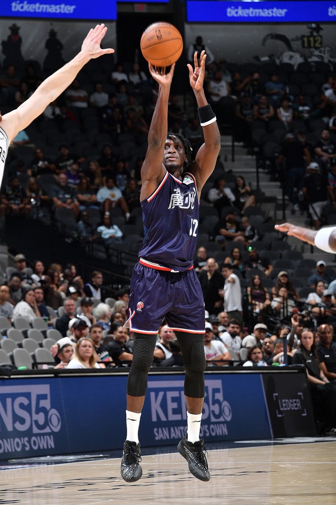 奥拉迪波:我不觉得自己有33岁 我选择让过往经历成就我而非毁灭